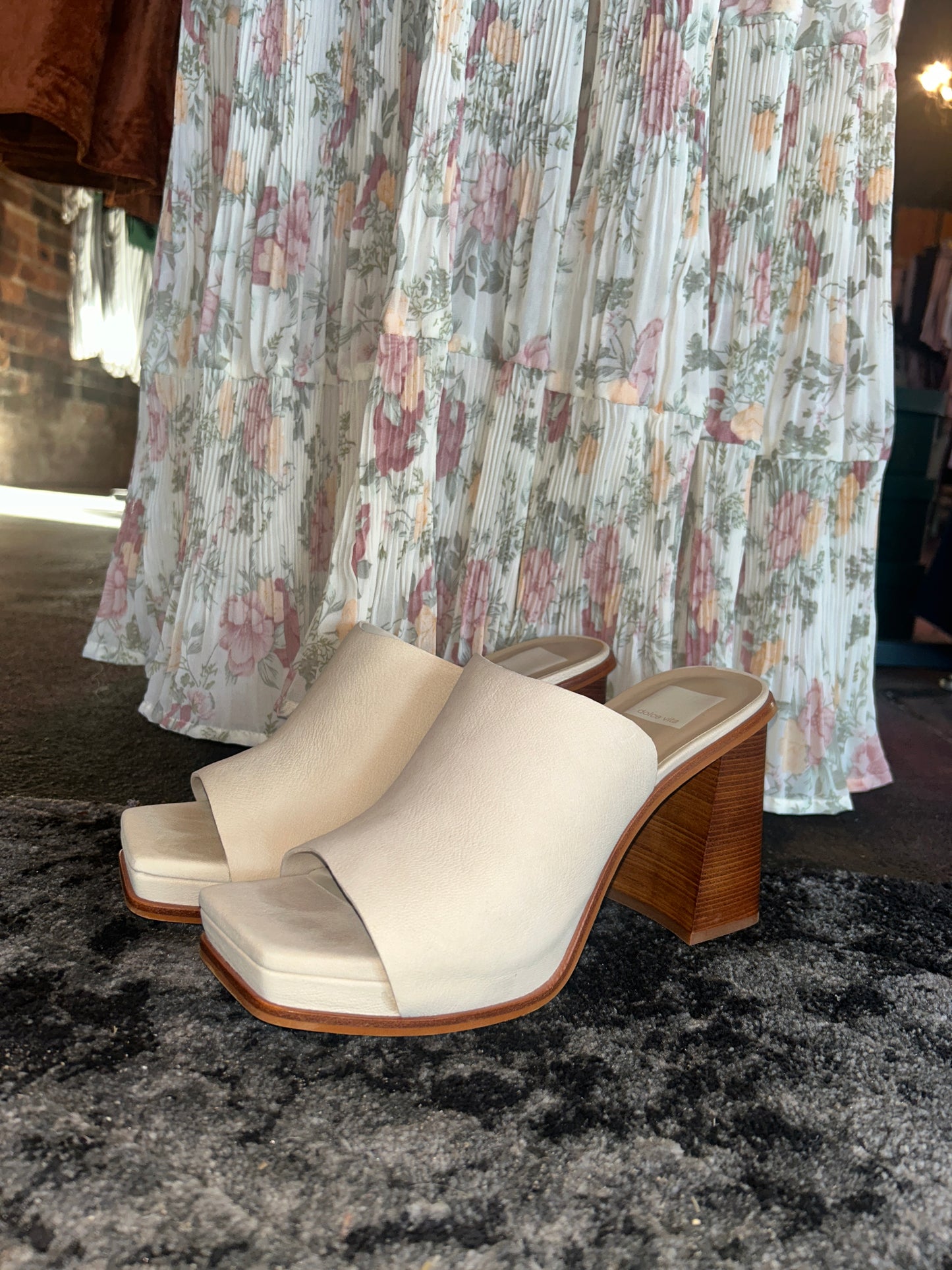 Dolce Vita Anise Sand Nubuck