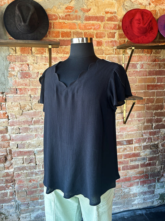 Curvy Black Tulip Sleeve Trim