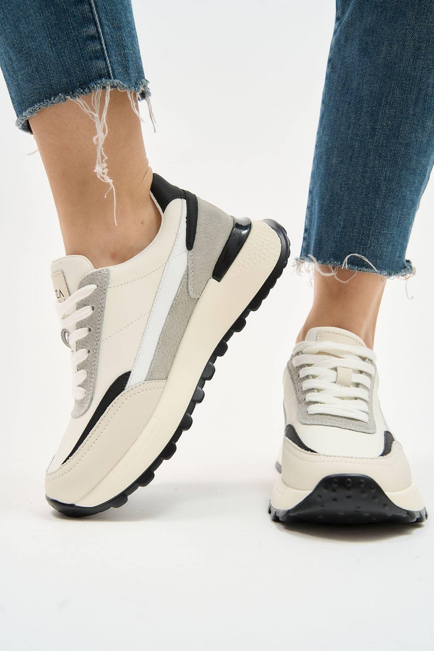 Black/White Leather Sneakers